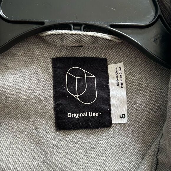 NWOT … ORIGINAL USE “Size: S” Distressed Denim Jacket - Picture 5 of 5